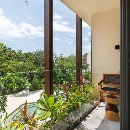 Mistiq Gardens